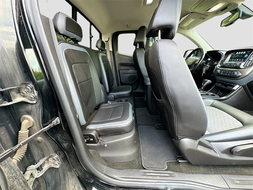 2017 Chevrolet Colorado Z71 photo 29