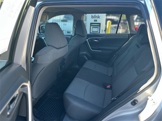 2021 Toyota RAV4 XLE photo 24