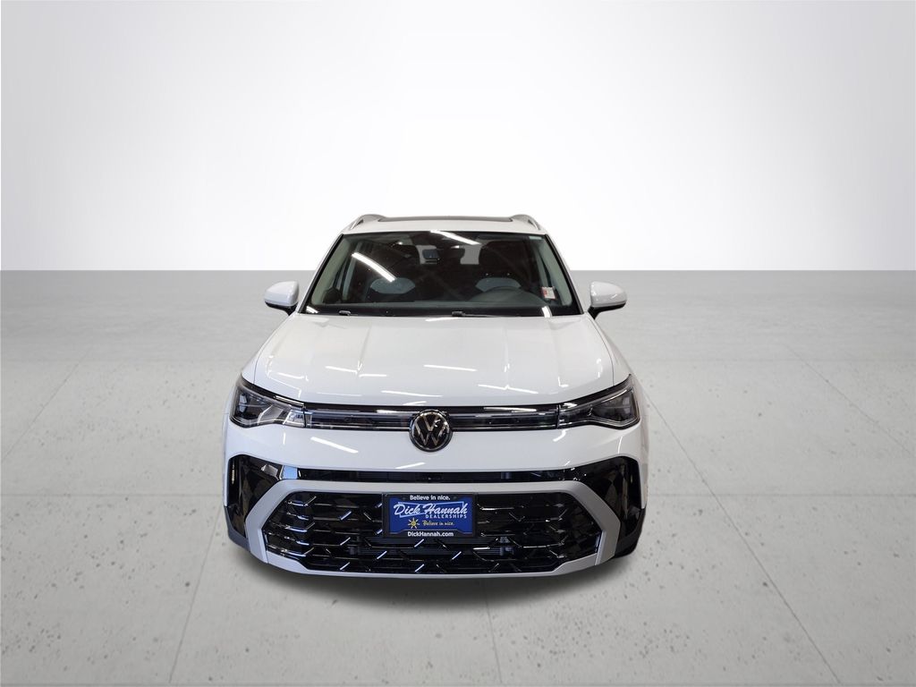 2025 Volkswagen Taos SEL photo 2