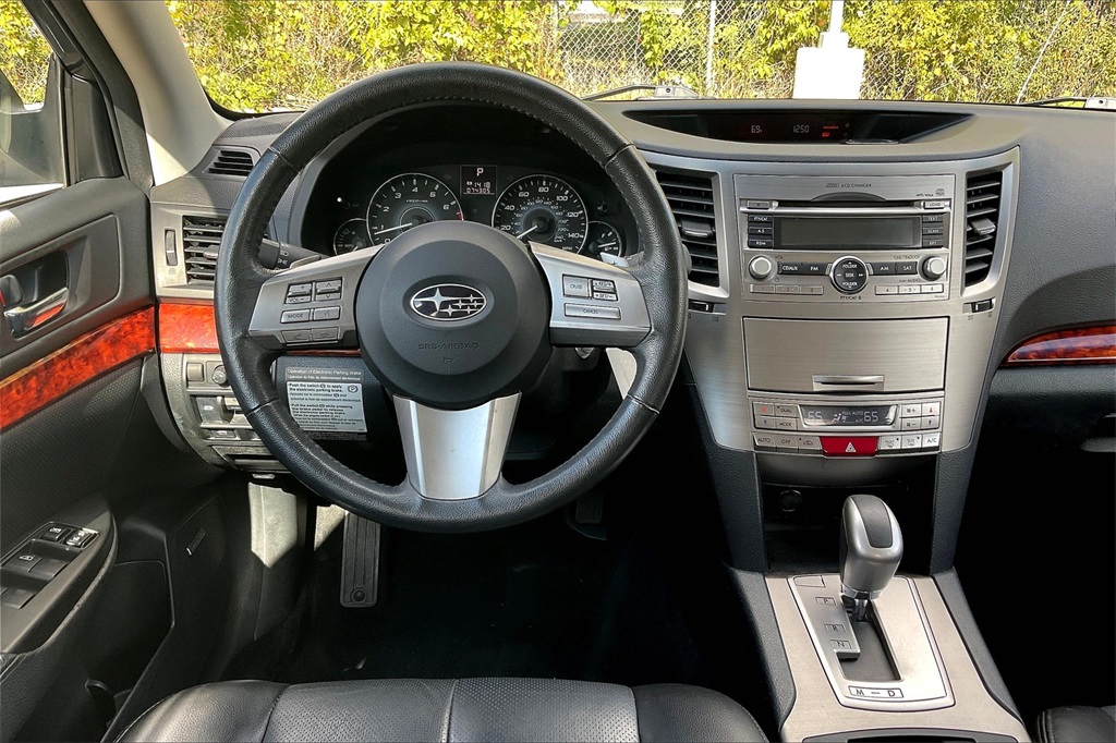 2010 Subaru Legacy 2.5i photo 4