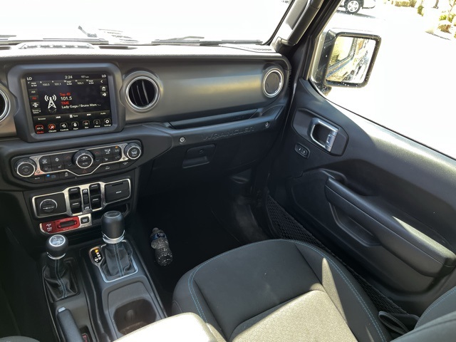 2023 Jeep Wrangler Rubicon 4xe photo 9