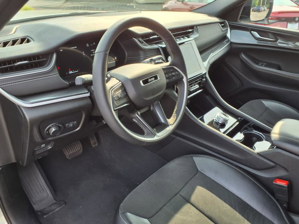 2023 Jeep Grand Cherokee Altitude photo 16