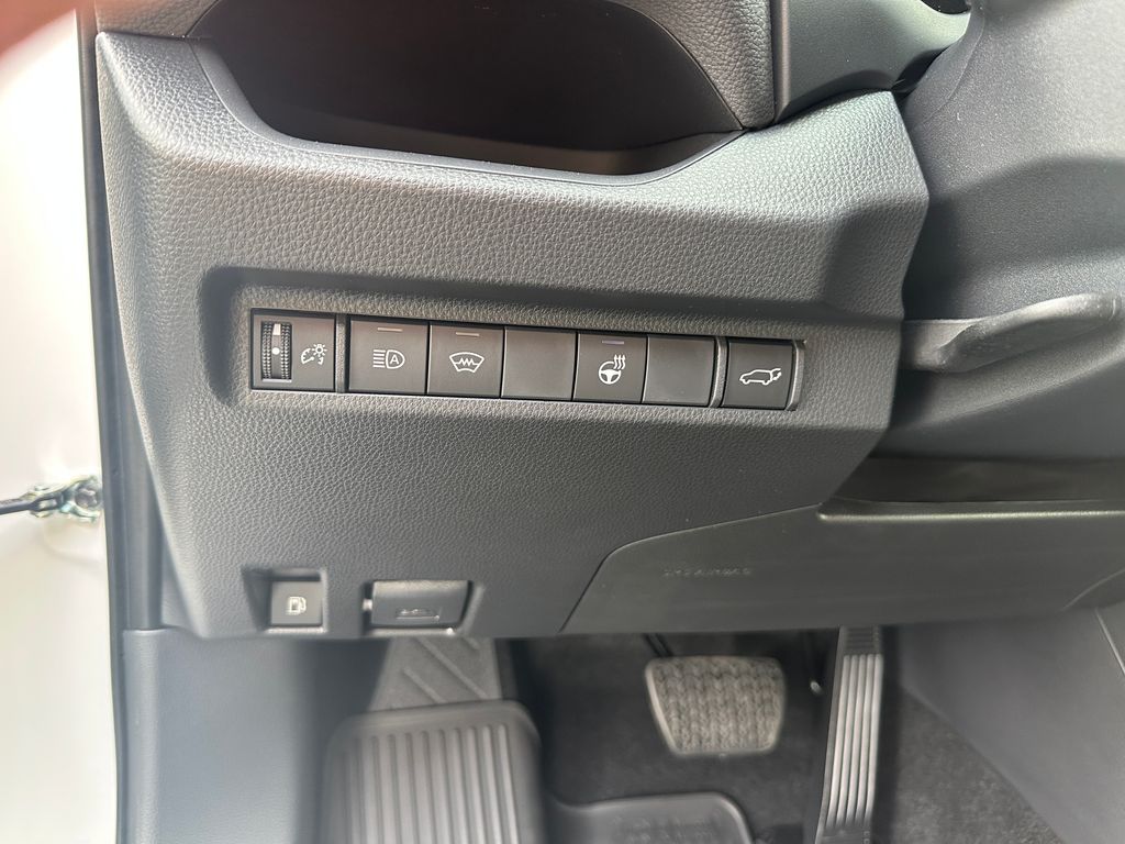 2025 Toyota RAV4 Hybrid XLE photo 22