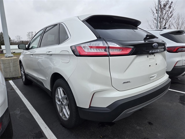 2023 Ford Edge SEL photo 3