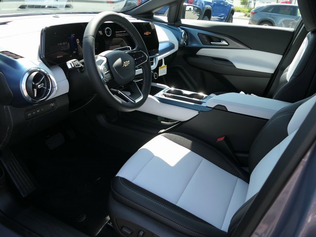 2026 Chevrolet Equinox LT photo 11