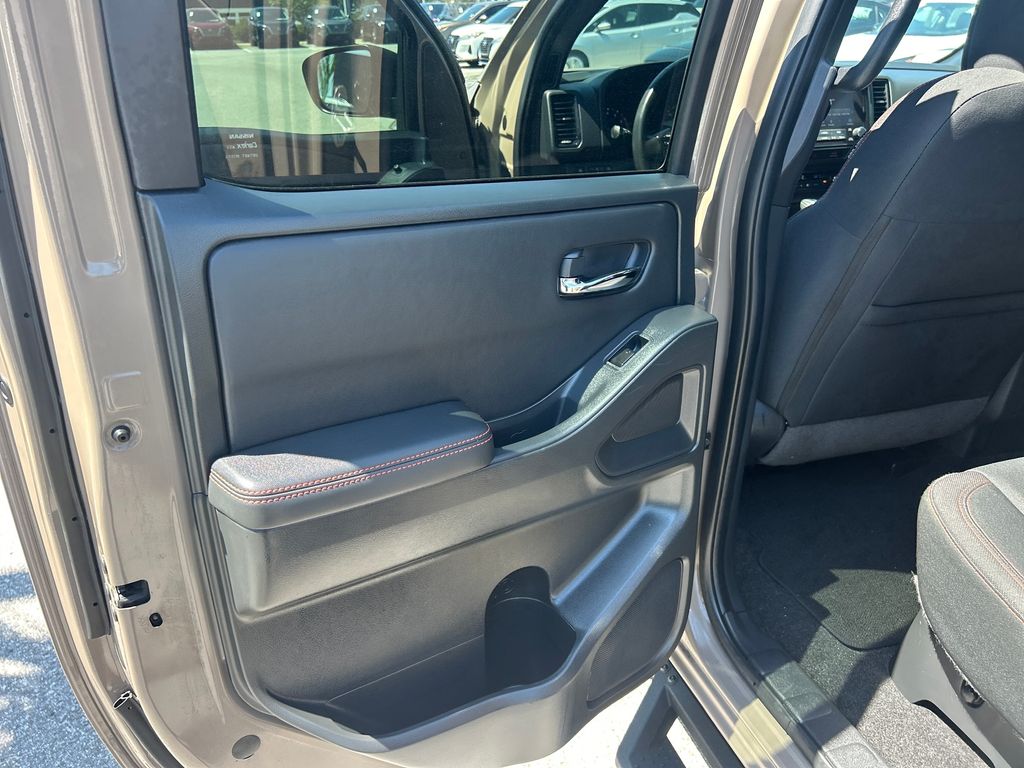 2022 Nissan Frontier PRO-X photo 17