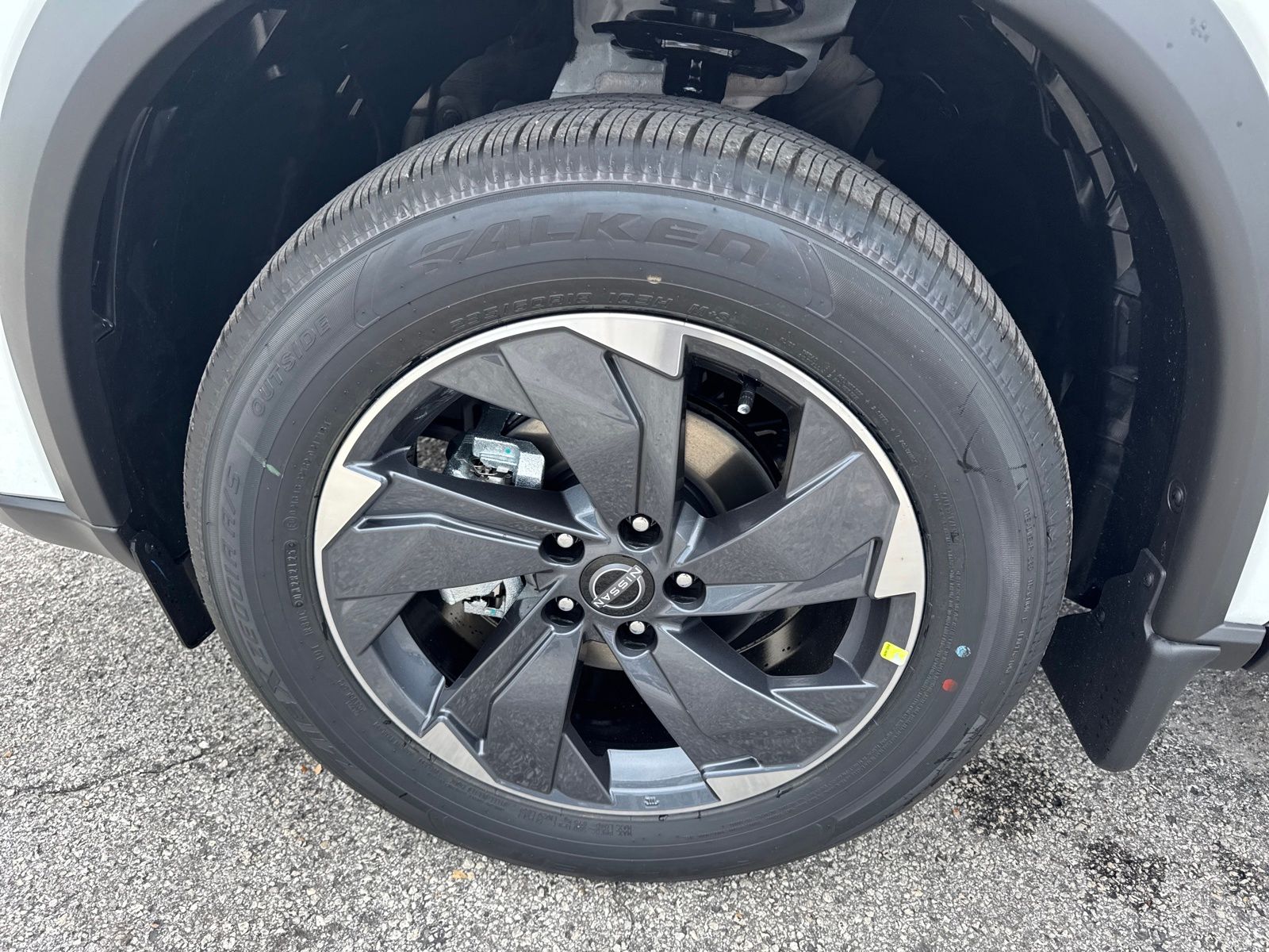 2026 Nissan Rogue SV photo 9