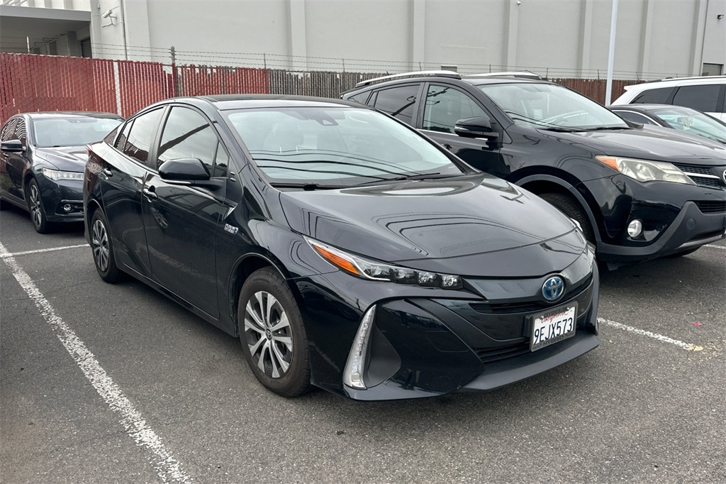 2022 Toyota Prius Prime XLE photo 2