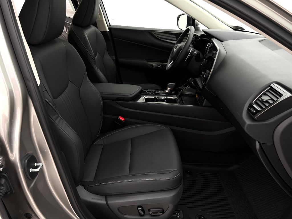 2025 Lexus NX 350 photo 16