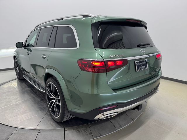 2026 Mercedes Benz GLS 580 4MATIC photo 3
