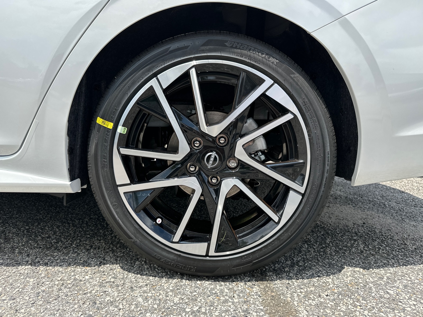 2025 Nissan Sentra SR photo 18