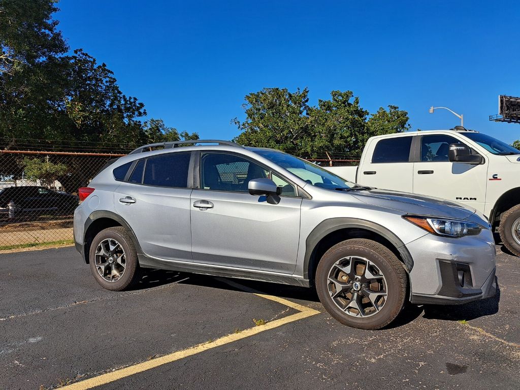 2018 Subaru Crosstrek 2.0i Premium photo 3