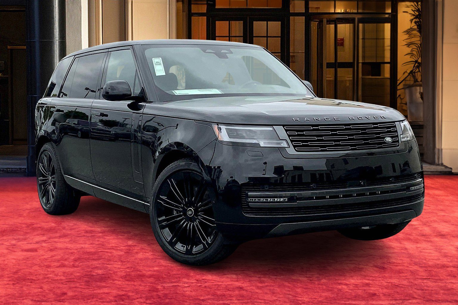 2025 Land Rover Range Rover SE photo 2