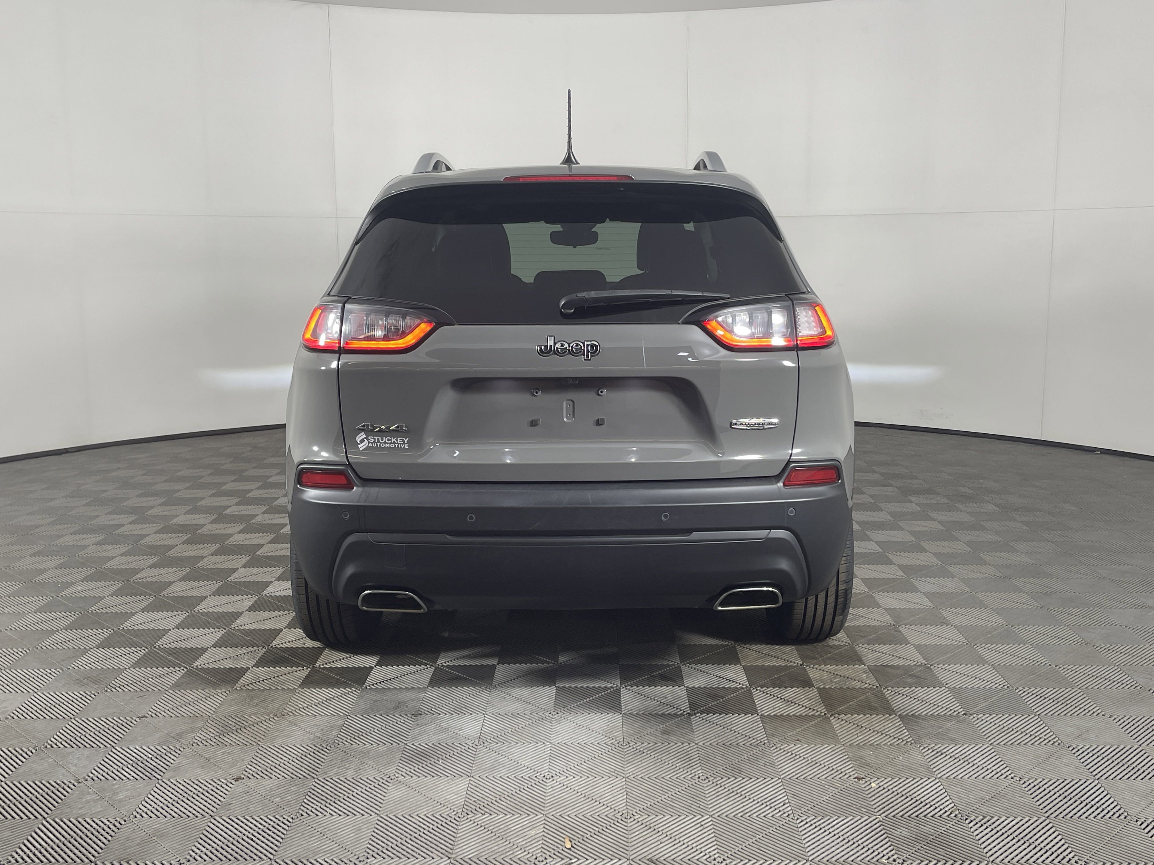 2021 Jeep Cherokee Latitude Lux photo 3