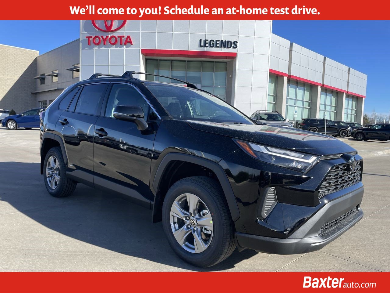 2025 Toyota RAV4 XLE's photo