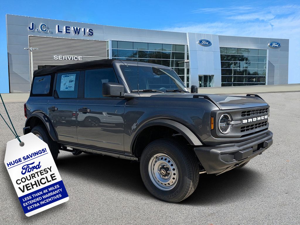 2025 Ford Bronco 4-Door Base's photo