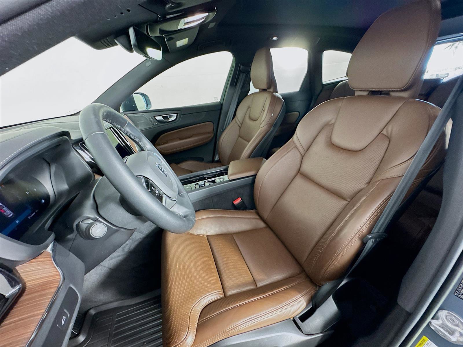 2023 Volvo XC60 Ultimate photo 10
