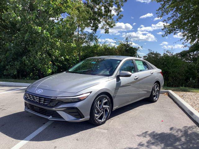 2025 Hyundai Elantra Limited's photo