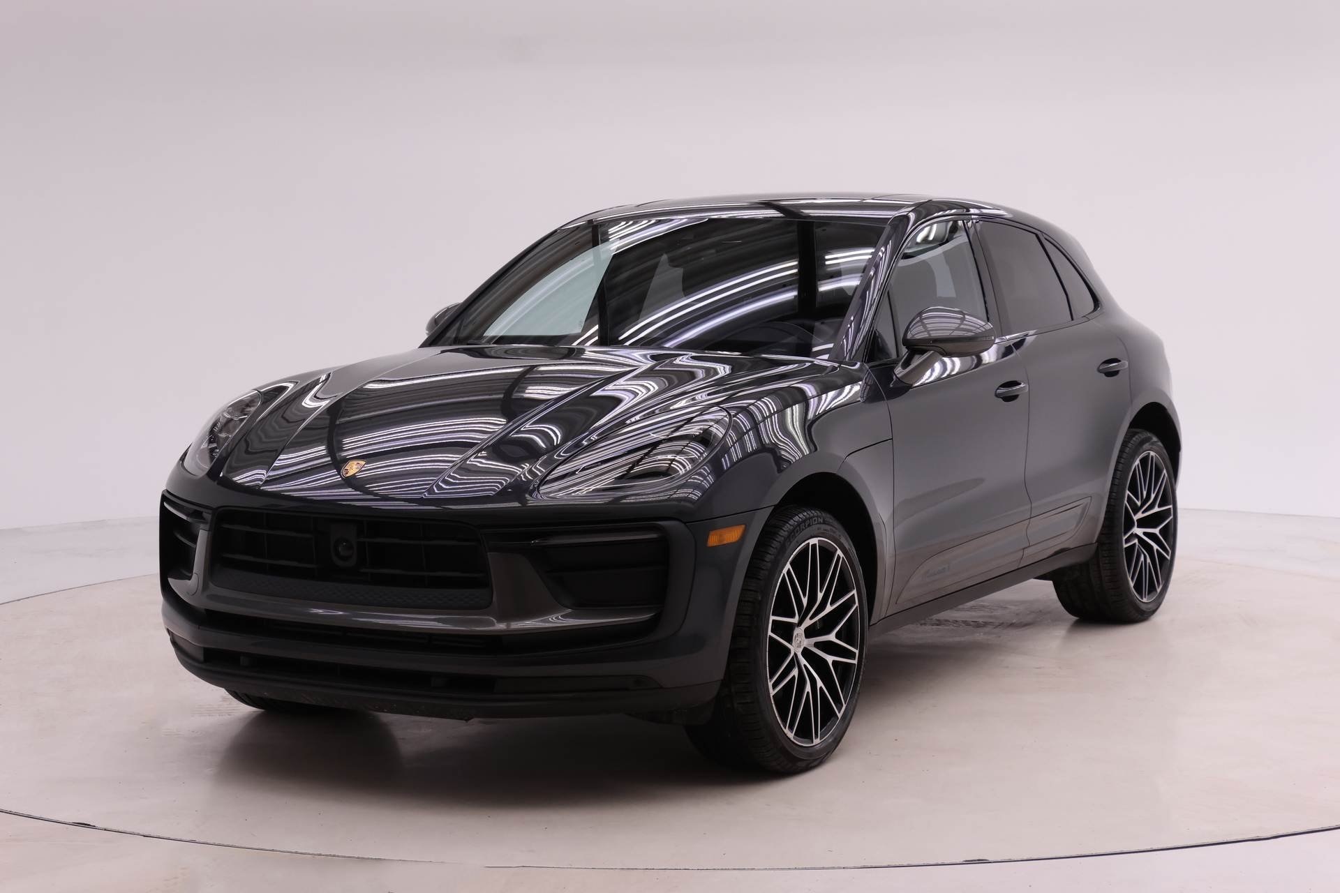 2025 Porsche Macan T