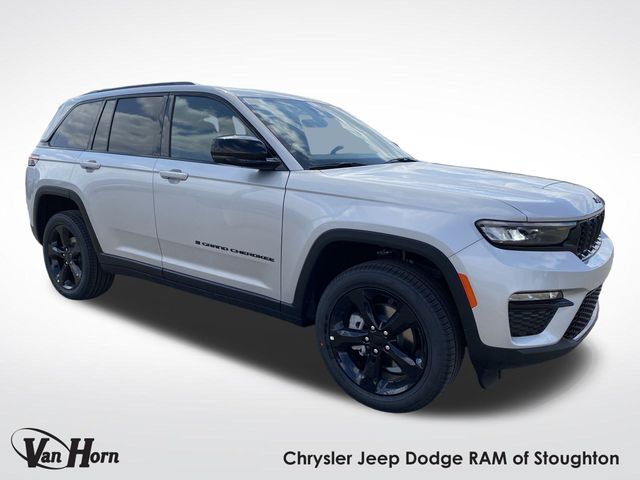 2025 Jeep Grand Cherokee Limited photo 2