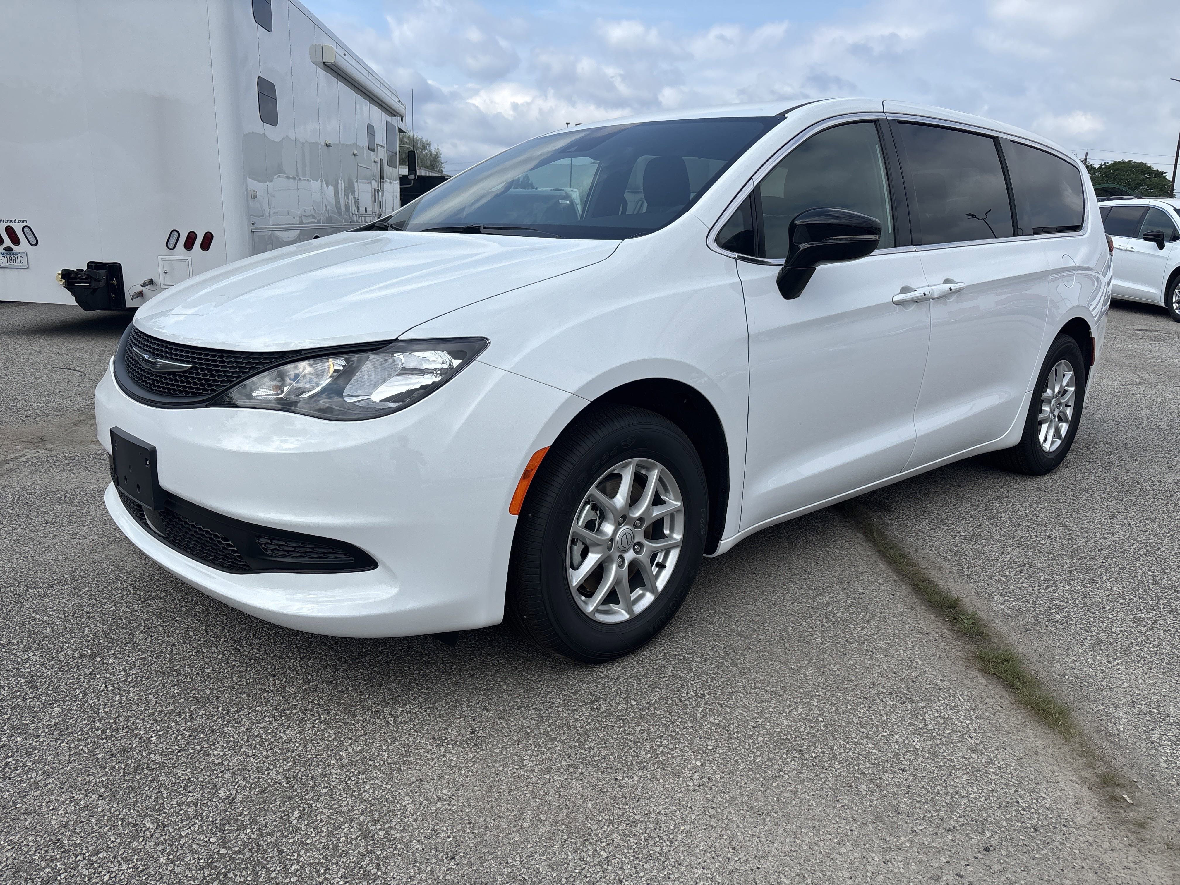 New 2025 Bright White Chrysler SXT image 1