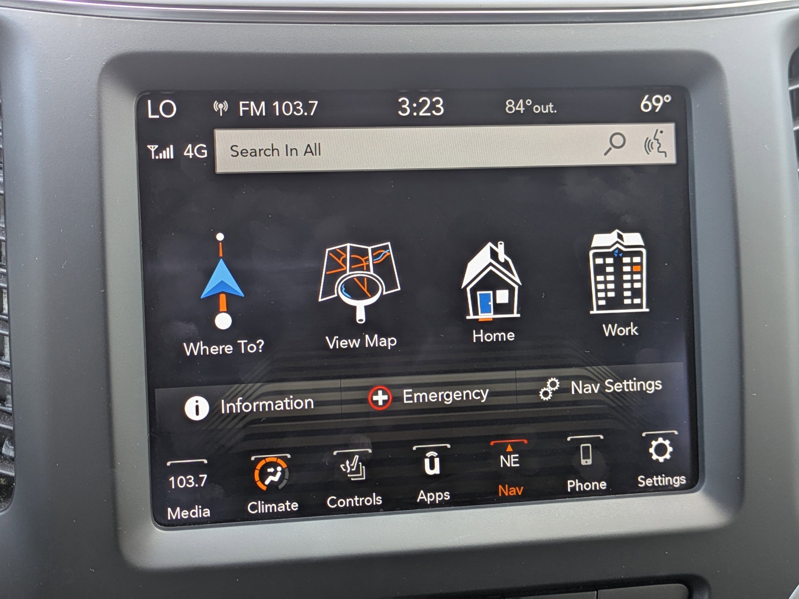 2023 Jeep Cherokee Altitude Lux photo 24
