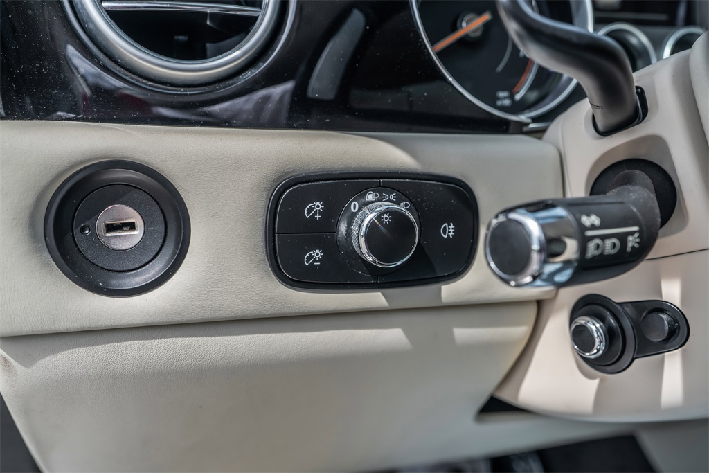 2018 Bentley Flying Spur V8 photo 28