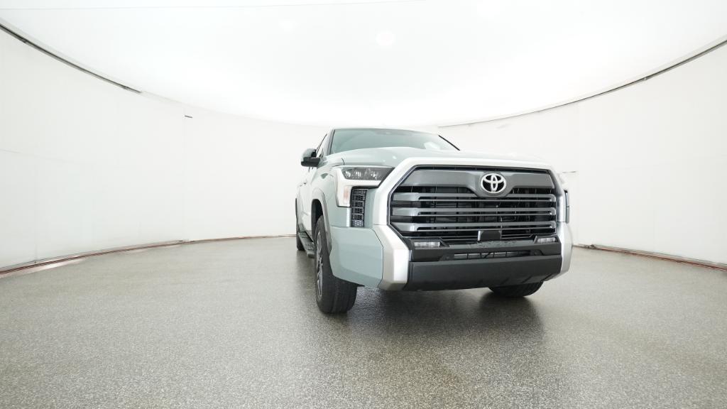 2025 Toyota Tundra Limited CrewMax photo 32