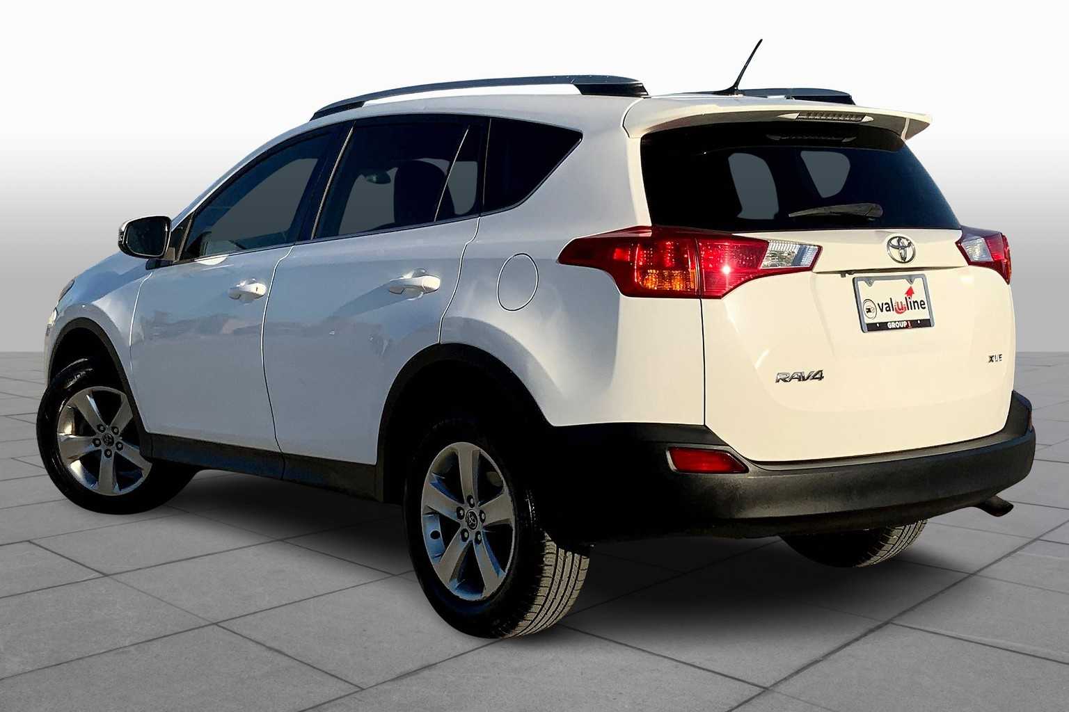 2015 Toyota RAV4 XLE photo 10
