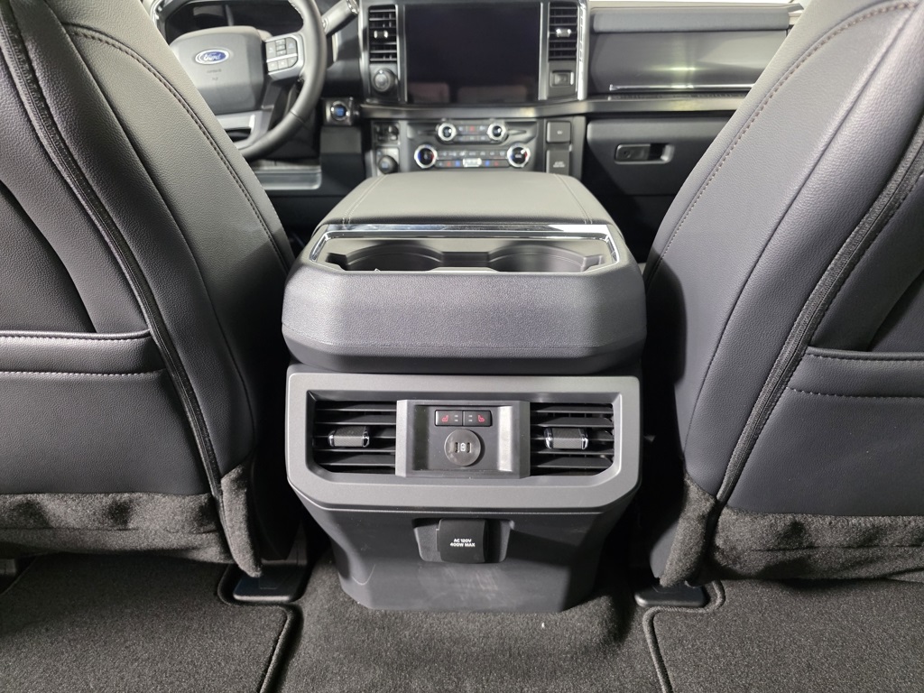 2025 Ford F-350 Lariat photo 16