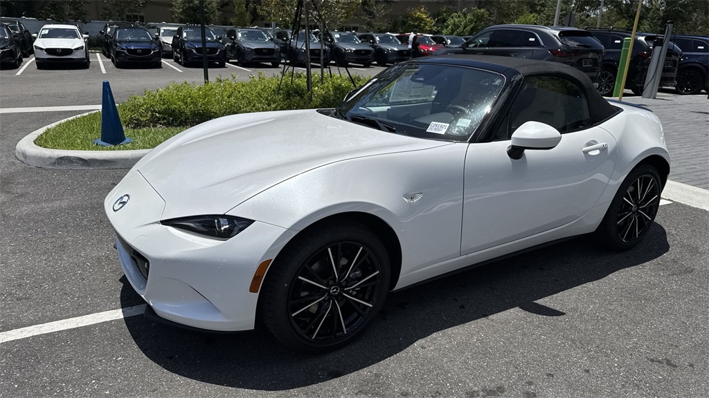 2025 Mazda MX-5 Miata Miata Grand Touring photo 9