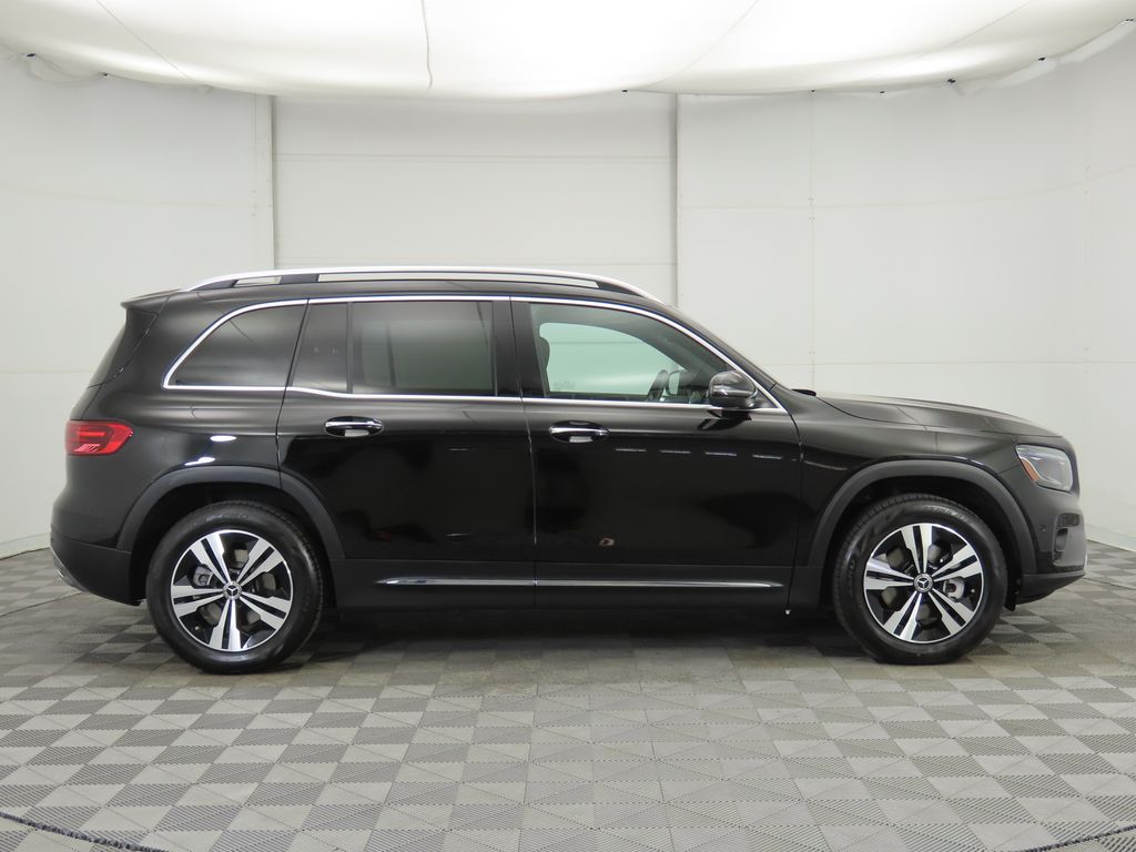 2025 Mercedes Benz GLB 250 4MATIC photo 4