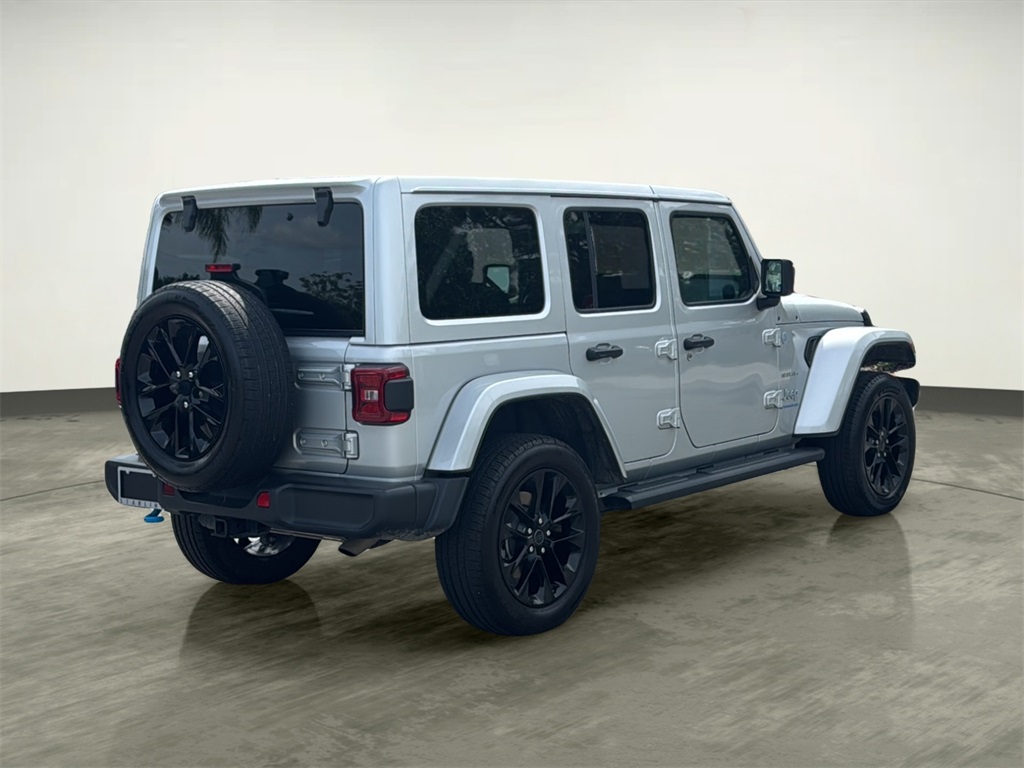 2024 Jeep Wrangler Sahara 4xe photo 10