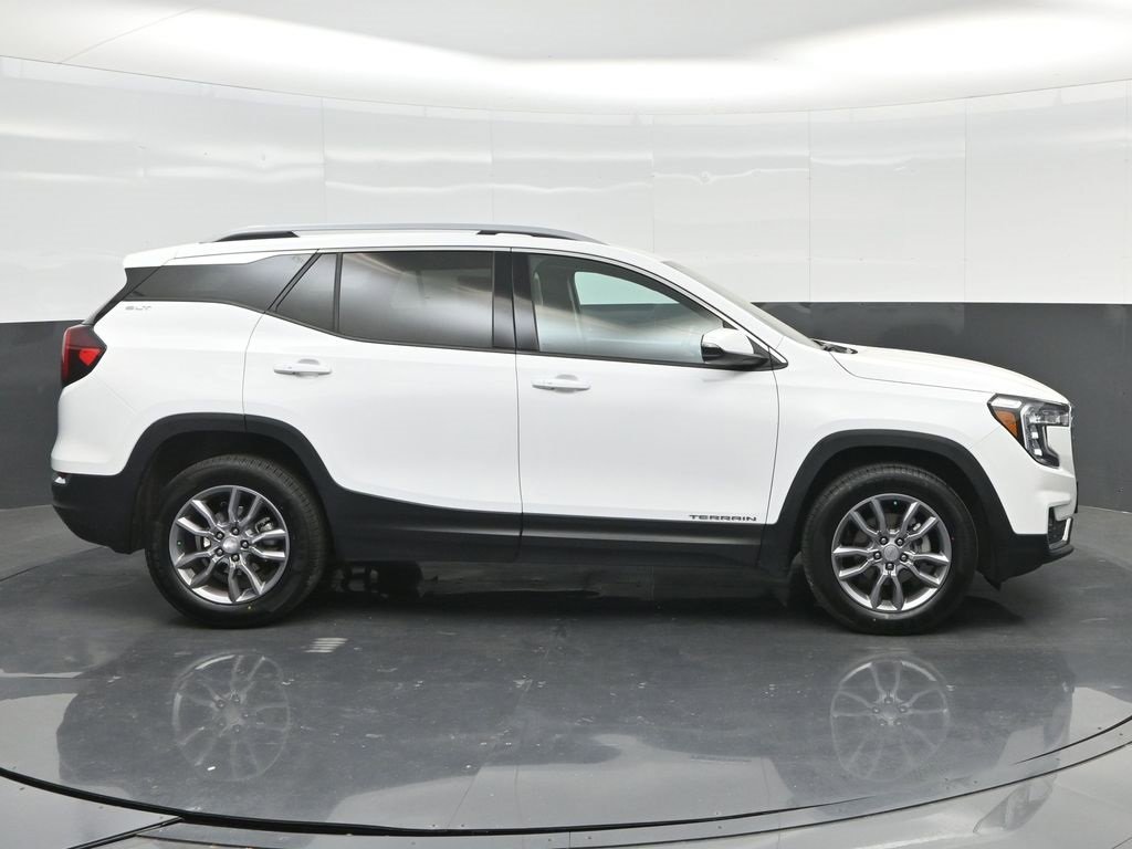 2024 Gmc Terrain SLT photo 3