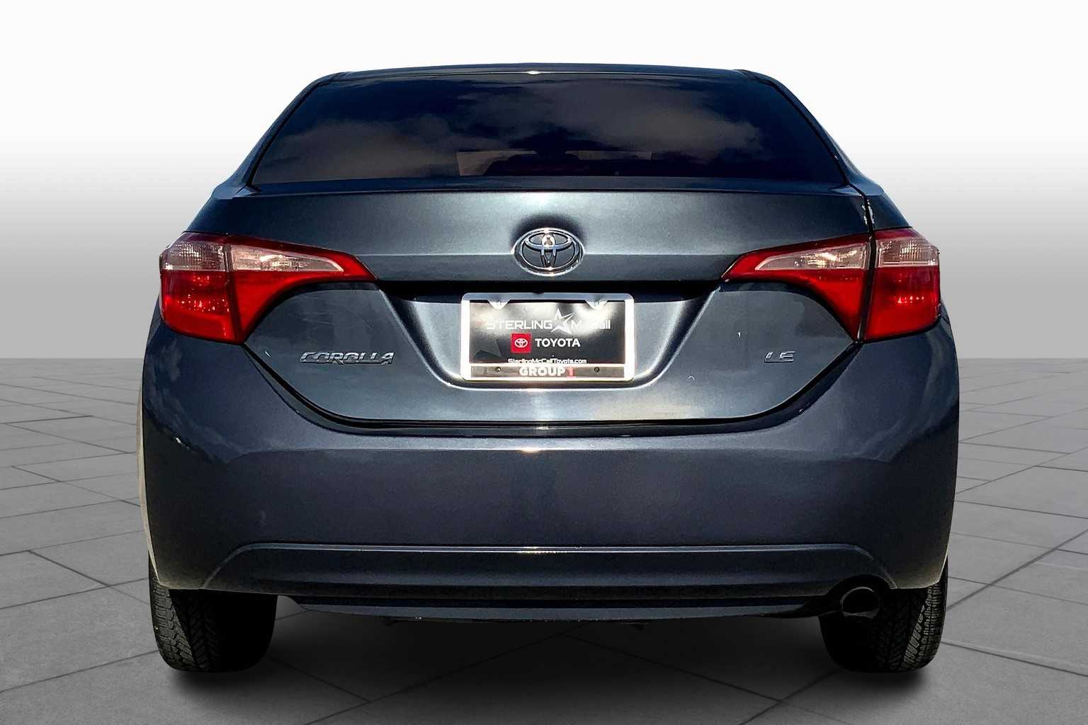 2017 Toyota Corolla LE photo 4