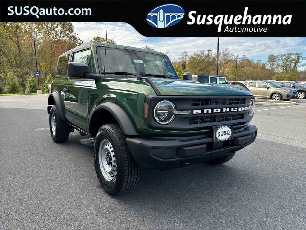 2025 Ford Bronco 2-Door Base's photo
