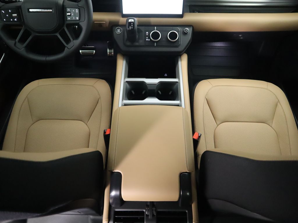 2025 Land Rover Defender 130 X photo 11