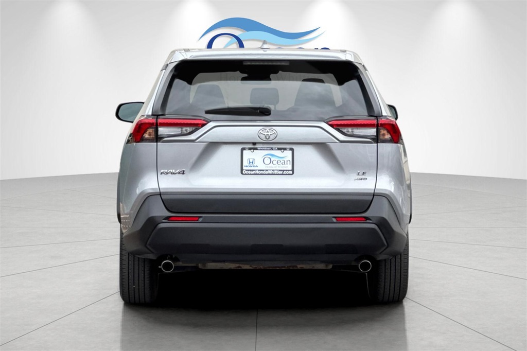 2024 Toyota RAV4 LE photo 4