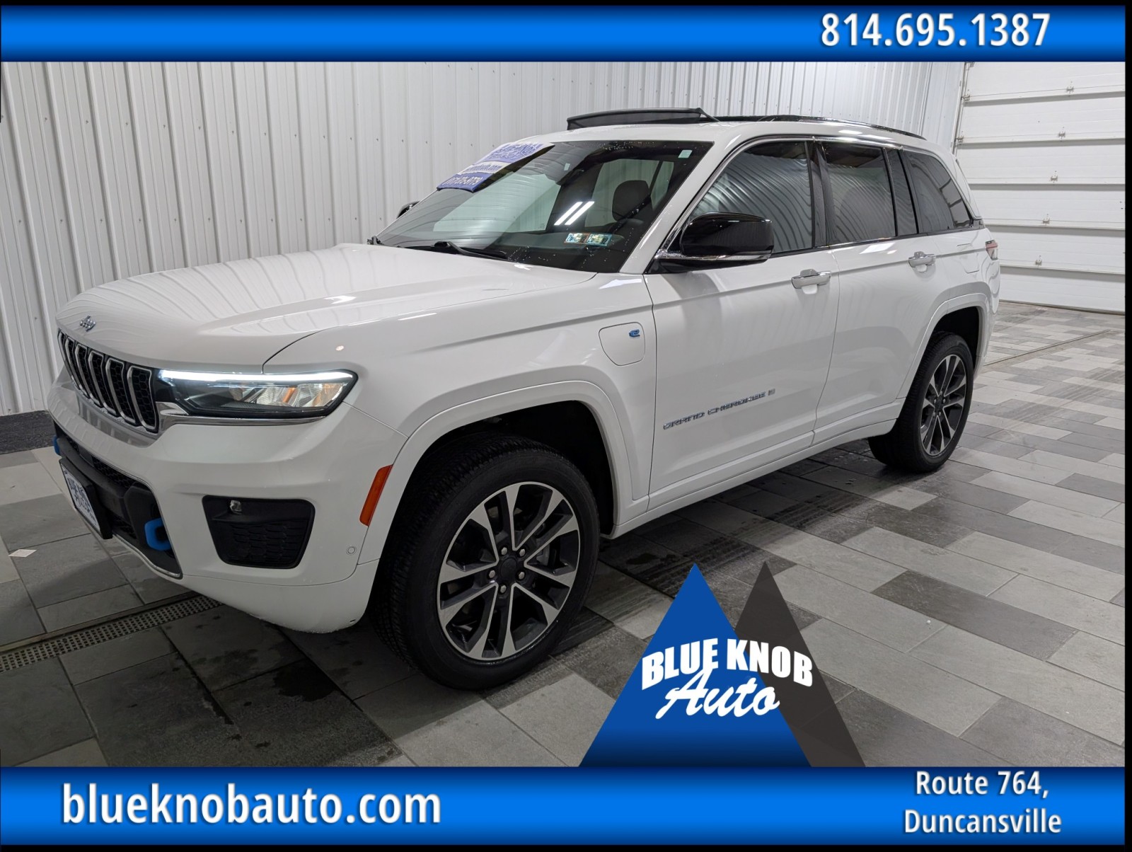 2023 Jeep Grand Cherokee Overland 4xe's photo