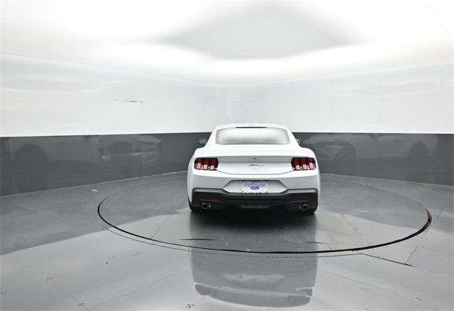 2025 Ford Mustang EcoBoost photo 4
