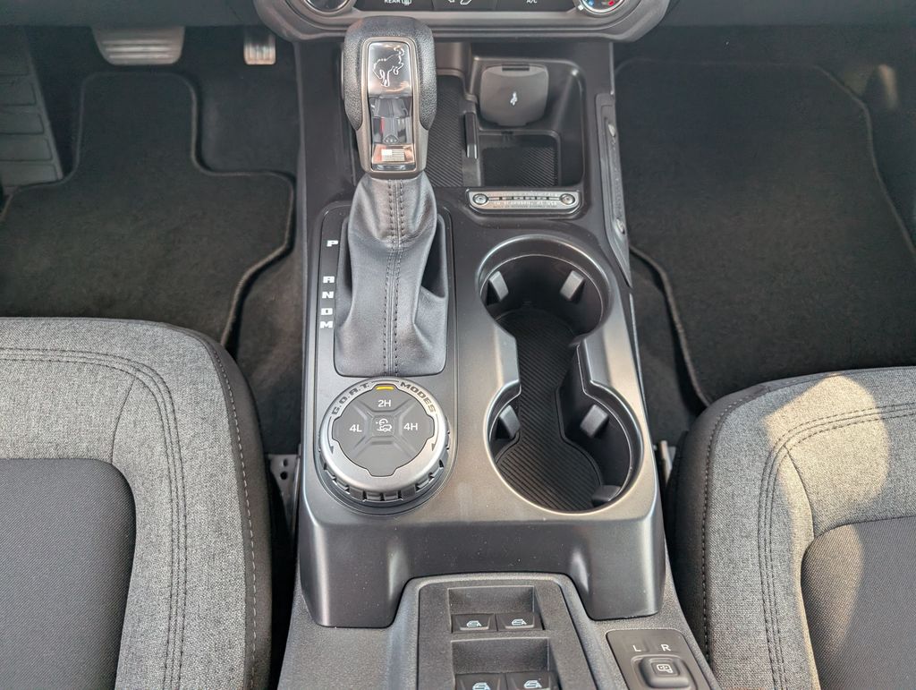2025 Ford Bronco Base photo 13