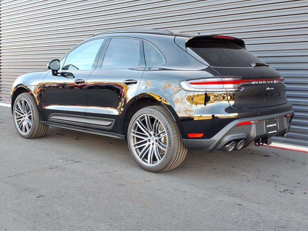 2026 Porsche Macan T photo 3