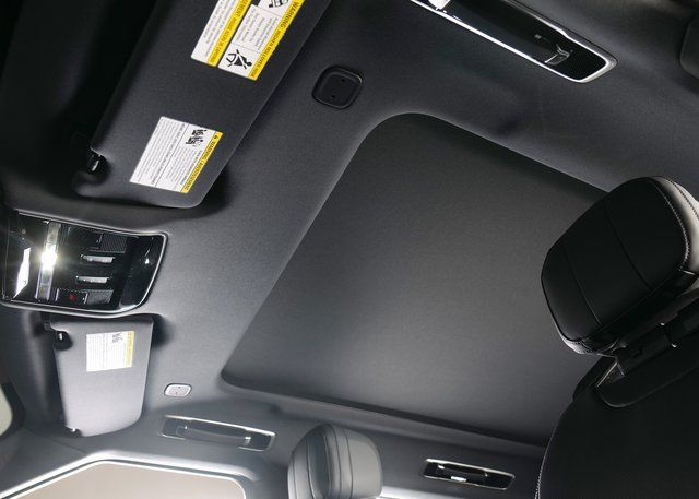 2025 Land Rover Range Rover Sport SE photo 27
