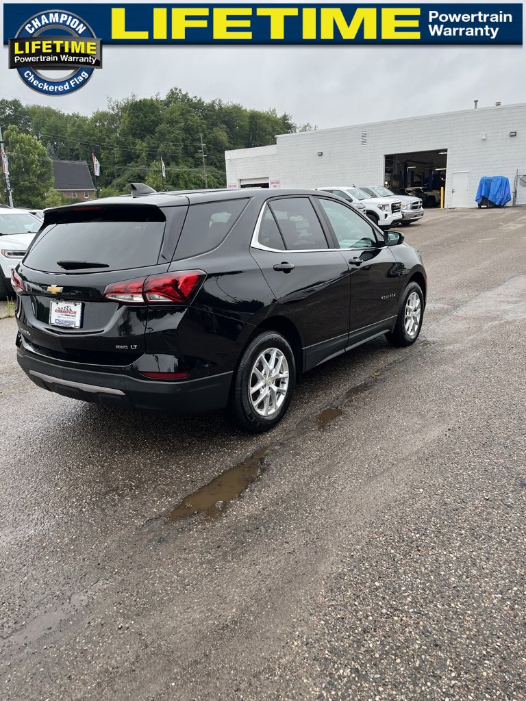 2023 Chevrolet Equinox LT photo 2