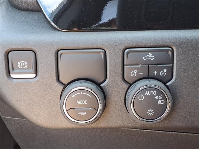 2025 Chevrolet Silverado 1500 LT photo 13