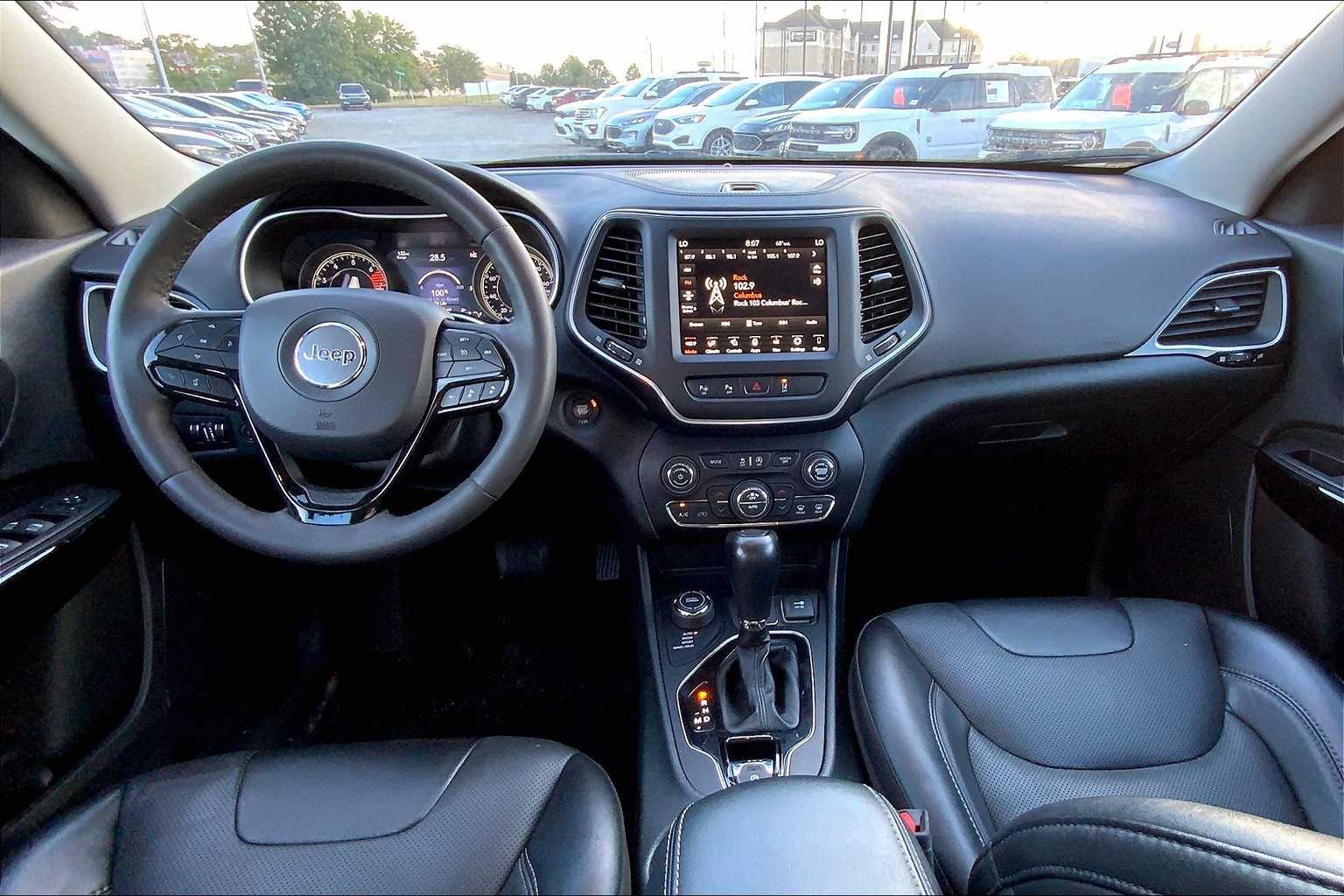 2023 Jeep Cherokee Altitude Lux photo 10