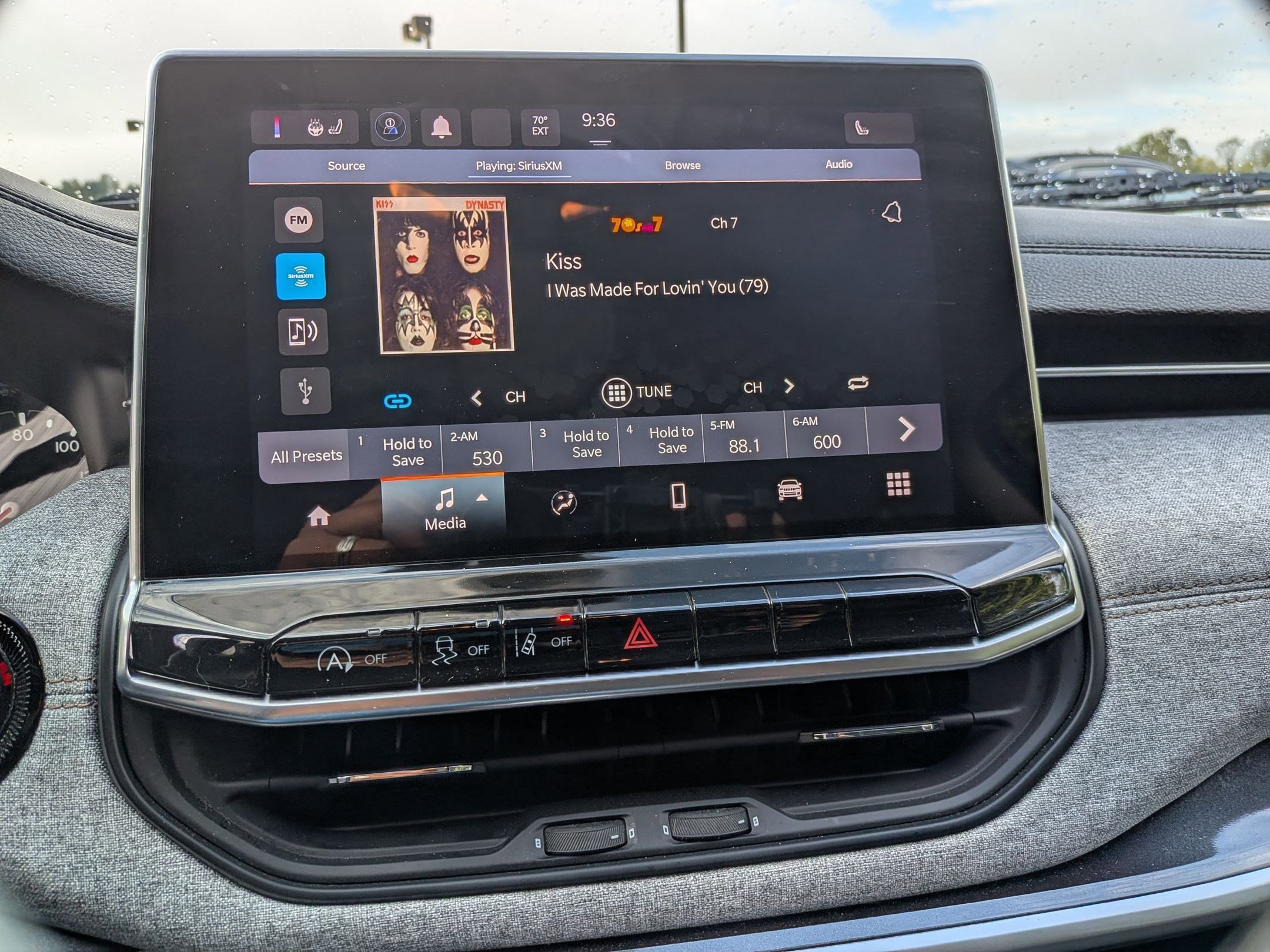2022 Jeep Compass Latitude Lux photo 20