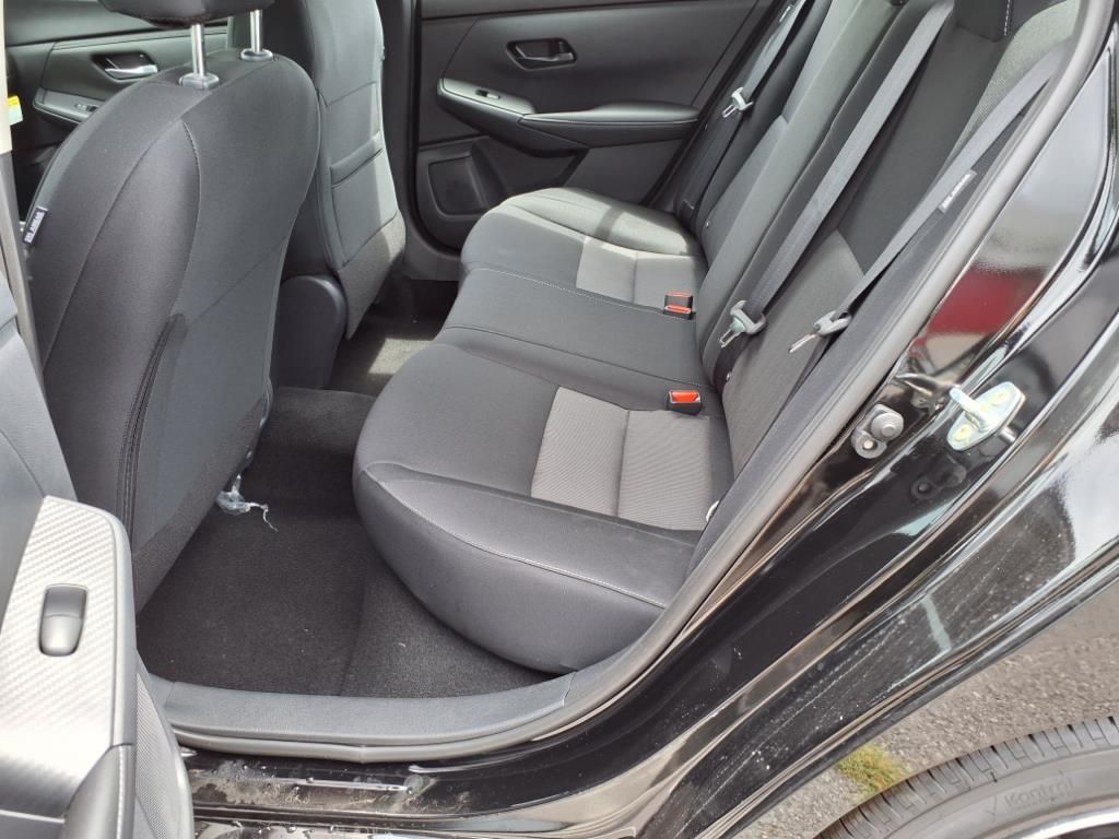 2025 Nissan Sentra SV photo 11