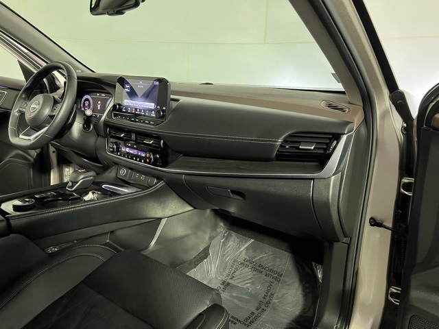 2023 Nissan Rogue Platinum photo 29