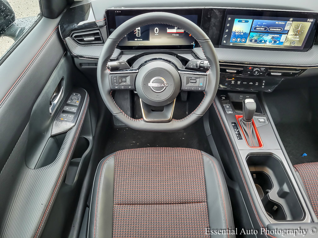 2025 Nissan Kicks SR photo 10